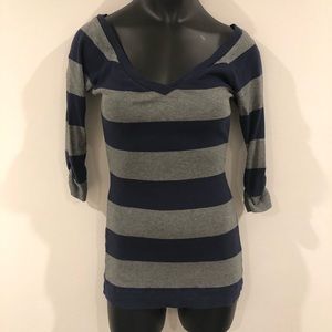 Women’s V-neck Sweater
